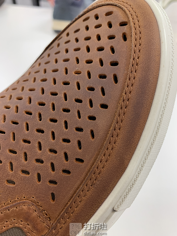 Ecco 爱步 Kyle 凯尔系列 镂空版 一脚套男式休闲鞋 39码4.6折.73 海淘转运到手约￥562 中亚Prime会员免运费直邮到手约￥527 天猫￥1399