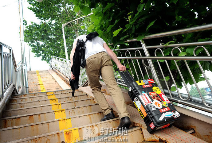 金盒特价 热销高好评 PELICAN 派力肯 塘鹅 1510 安全防护箱 可登机中型拉杆箱 含标准海绵 4.4折9.96 海淘转运到手约￥1199