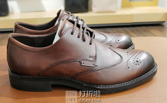 ECCO 爱步 19年春季新款 Vitrus III 唯图系列 布洛克鞋 男式正装鞋 ￥693 两色可选 天猫￥1649