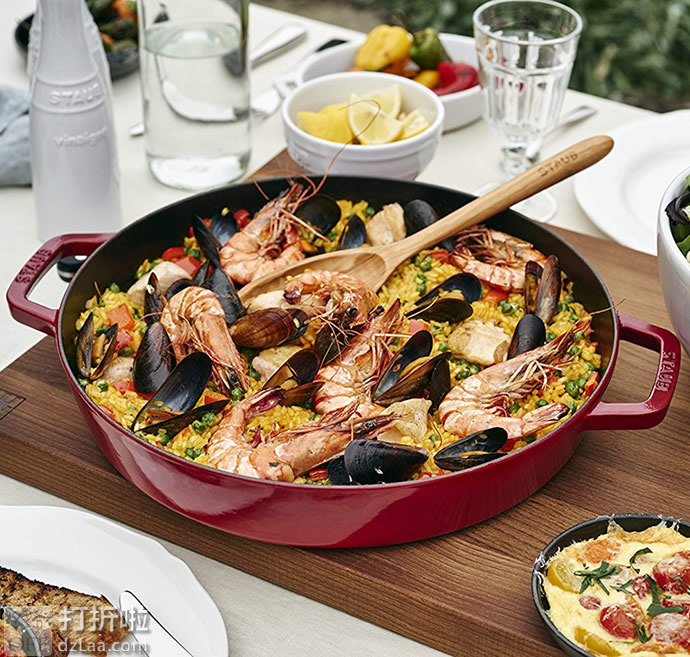 Staub 圆形珐琅铸铁平底锅 26厘米 ￥634
