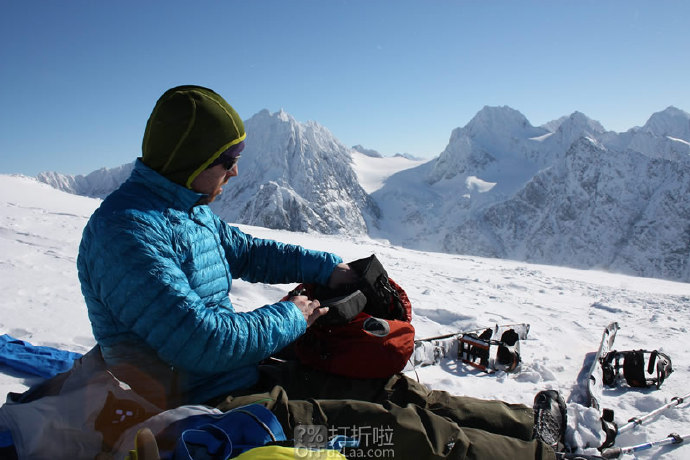 Arc'teryx 始祖鸟 Cerium LT 850蓬鹅绒 男式户外轻便连帽羽绒服 5.5折6.99 海淘转运到手约￥1497 天猫￥5200