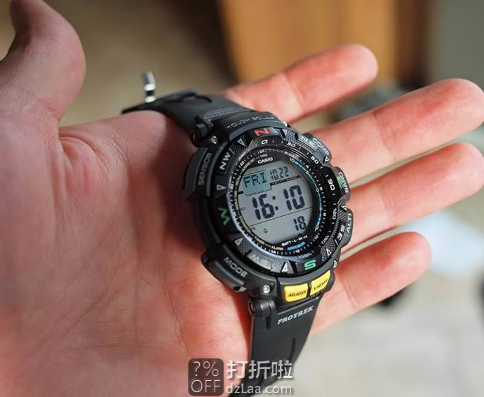 金盒特价 CASIO 卡西欧 PAG240-1CR 三重感应器 太阳能运动手表 4折.99 海淘关税补贴到手约¥834
