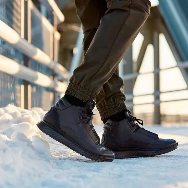 Ecco 爱步 Exostride M 跃动系列 男士牦牛皮减震高帮跑步鞋 835344 ￥752.27起